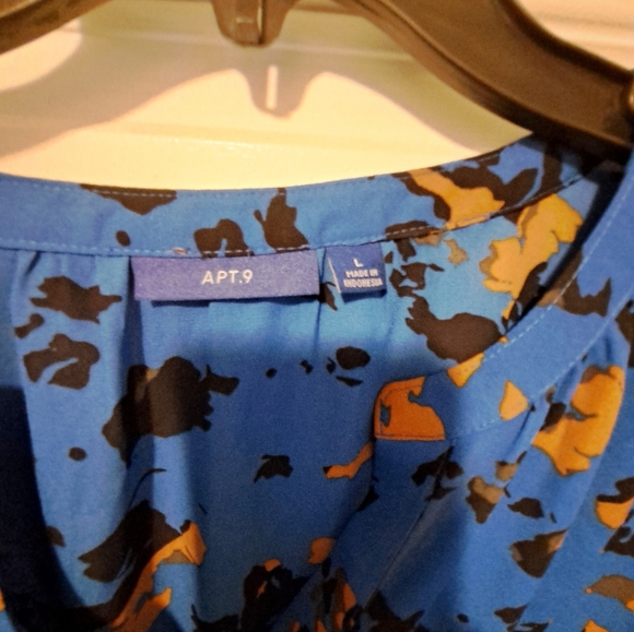 Blue pattern blouse - Picture 2 of 3